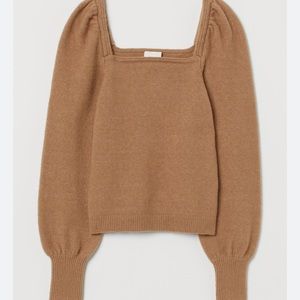 Puff sleeved sweater